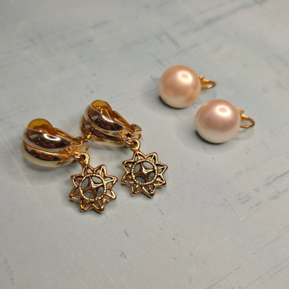 Vintage Gold Tone Jewelry: Star Sunburst Dangle & Faux Pearl Clip-On Earrings